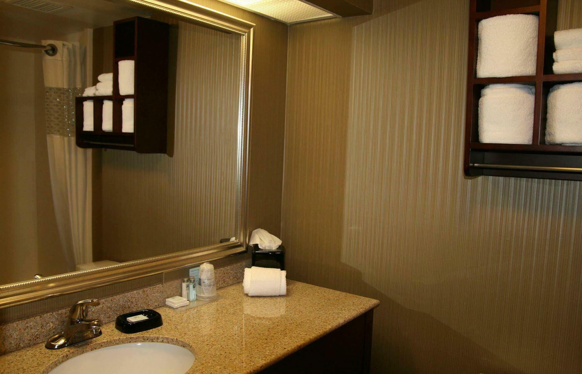 Hampton Inn Aiken Oda fotoğraf